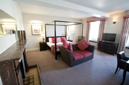 Four Poster